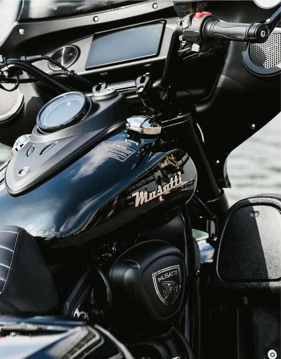 Motosiklet Küçük Resim Musatti 'Dark-Pow'